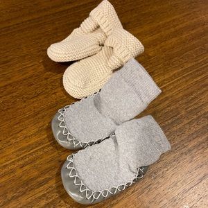 2 pack Hanna Andersson baby shoes/socks size 1-2